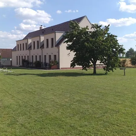 Vinarsky Dum V Zahrade Pasohlavky