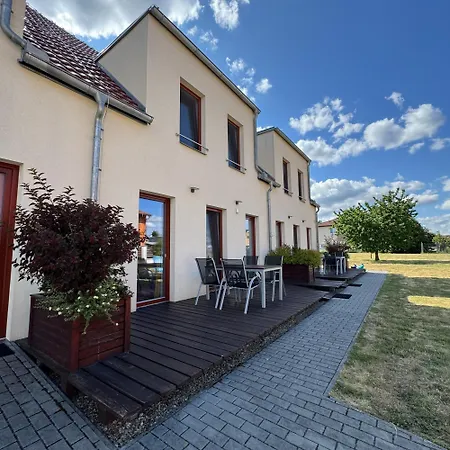 Vinařský Dům V Zahradě 3*