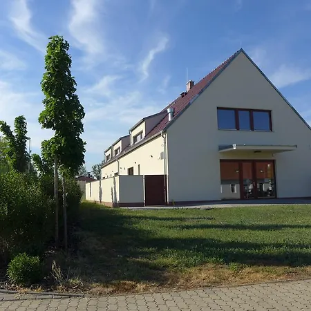 Vinařský Dům V Zahradě *